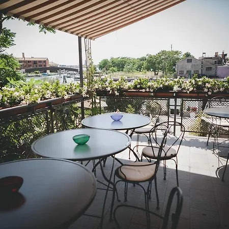 Lina Bed & Breakfast