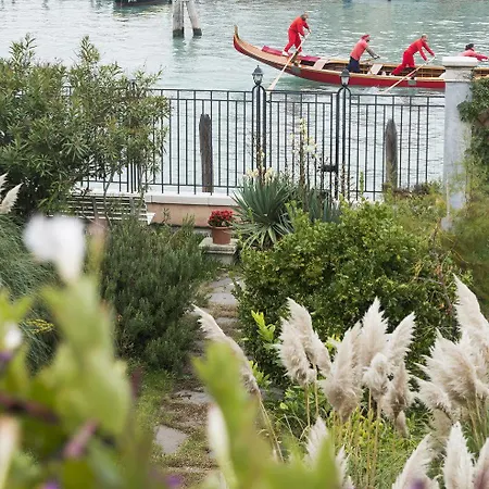 Lina Bed & Breakfast