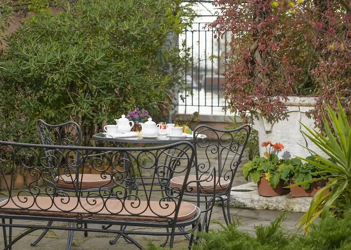 Lina Bed & Breakfast