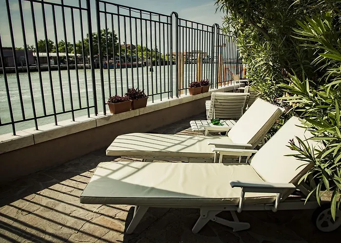 住宿加早餐酒店 Lina